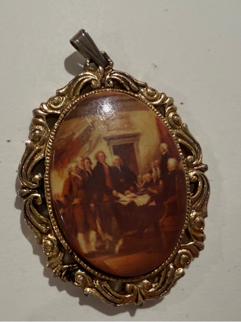 Vintage-style Oval Cameo Pendant